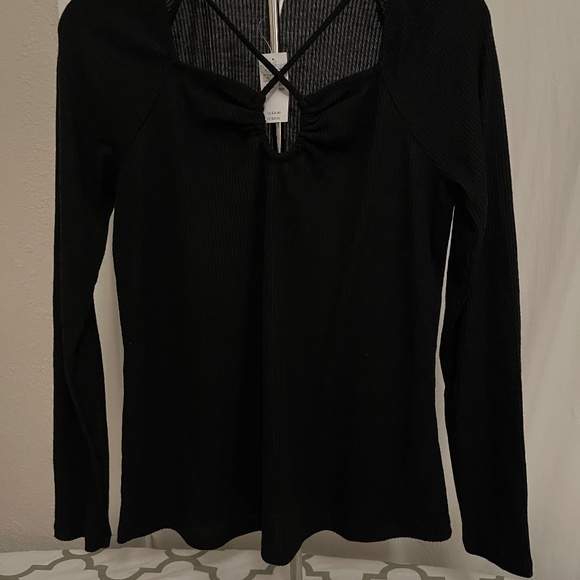 🖤 Maurices Black Long-Sleeve Criss-Cross Top! Brand New with Tags! L🖤 - Picture 2 of 4